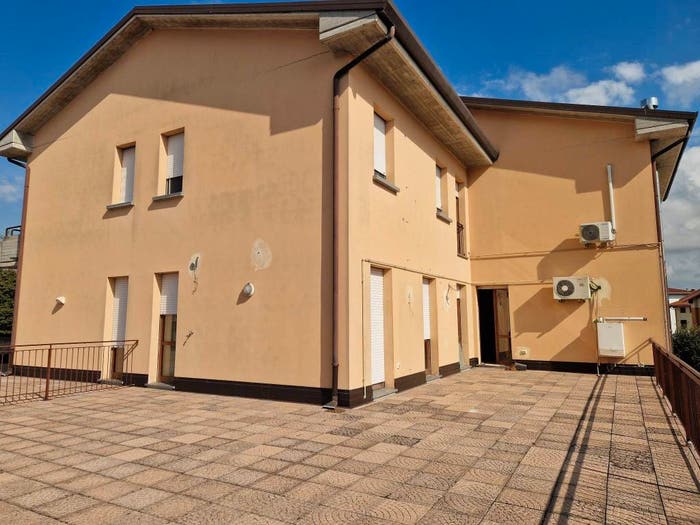 Appartamento trilocale in vendita in Via Monsignor Oscar Romero, Centro, Montichiari