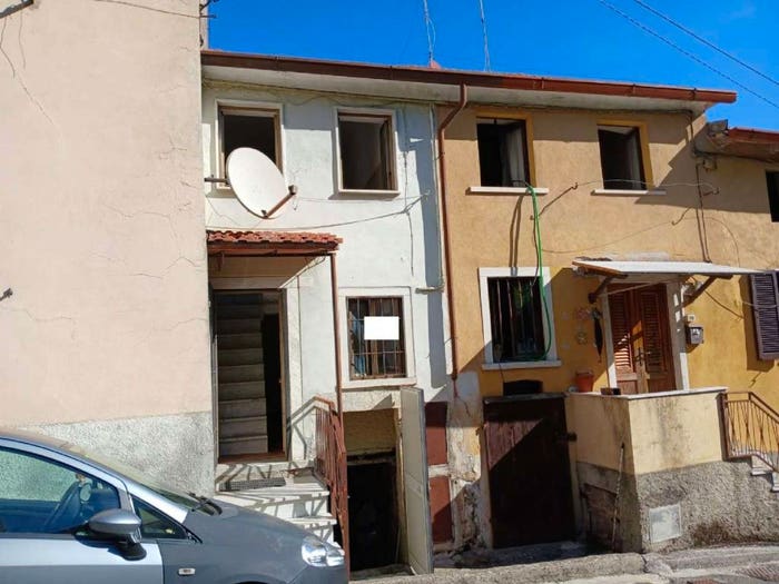 Casa bilocale in vendita in via Santa Croce, Miseglia Bedizzano Codena, Carrara