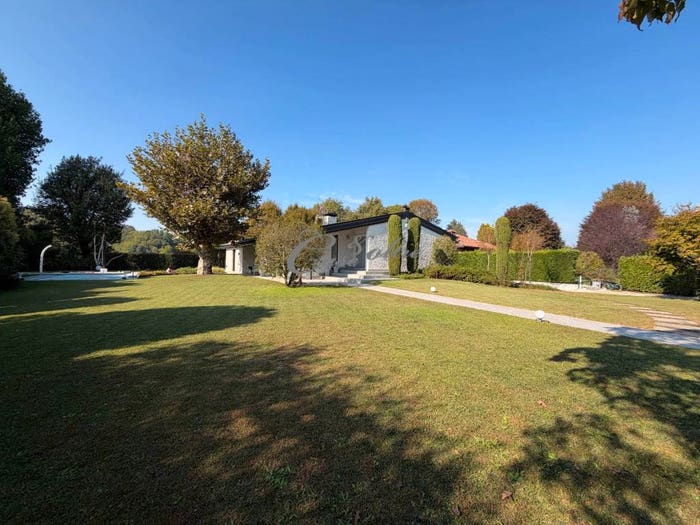 Casa con 5 locali in vendita in Strada Privata del tiglio, Centro, Carimate