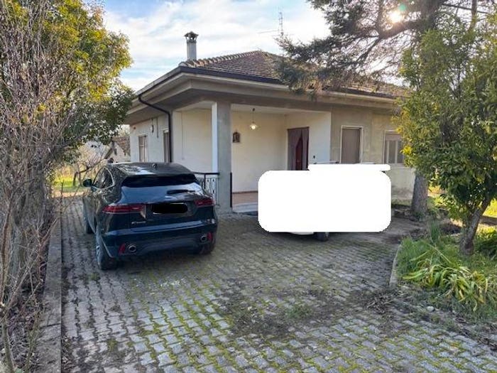 Casa trilocale in vendita in Via Piano di Sacco, Città Sant'Angelo