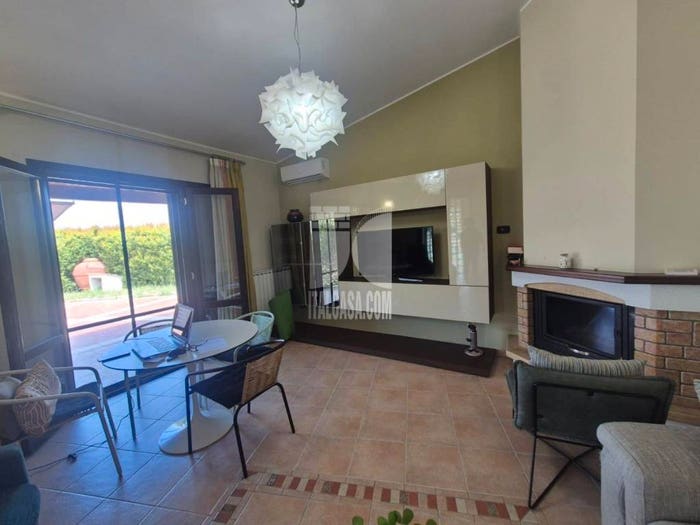 Casa con 5 locali in vendita in via dei mughetti, Zona Capo Rizzuto Apriglianello Papanice, Crotone