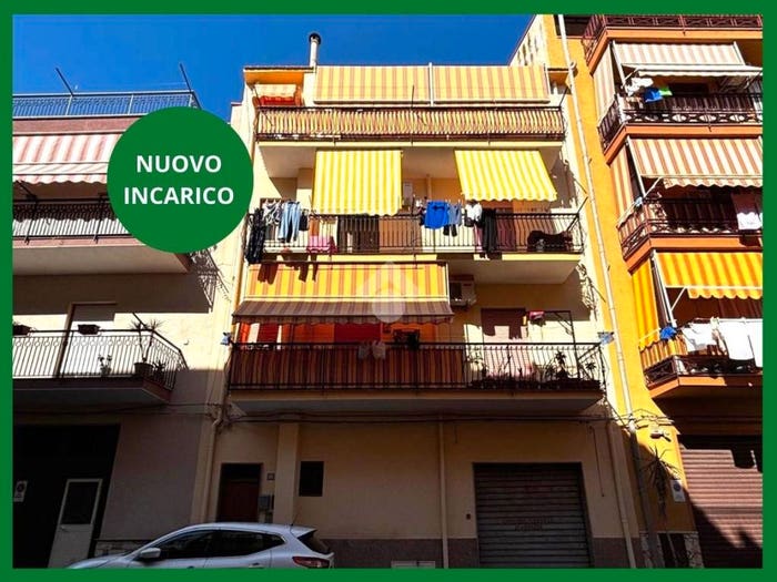Appartamento trilocale in vendita in Via Santa Chiara, Centro, Bagheria