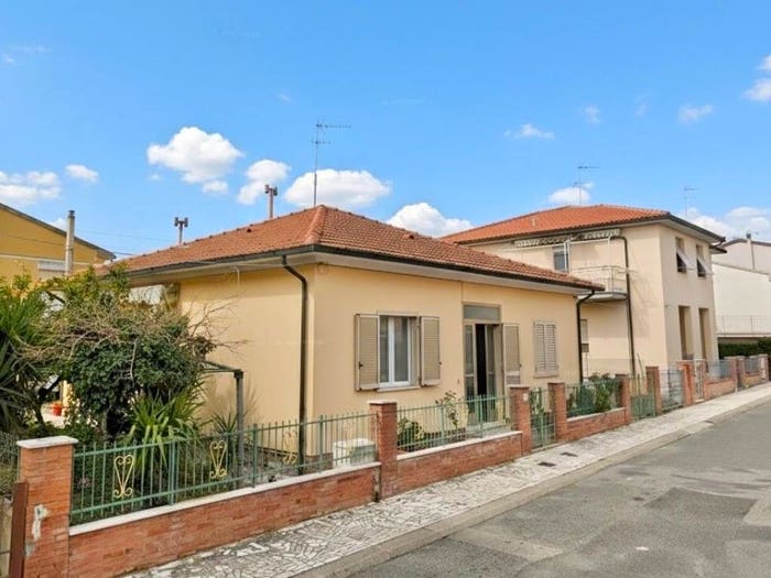 Casa con 6 locali in vendita in San Pietro in Palazzi Collemezzano Buca del Gatto, Cecina