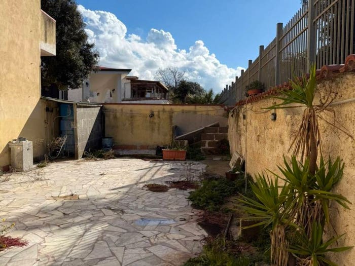 Appartamento con 5 locali in vendita in Via Gaetano Donizetti, Ischitella, Castel Volturno