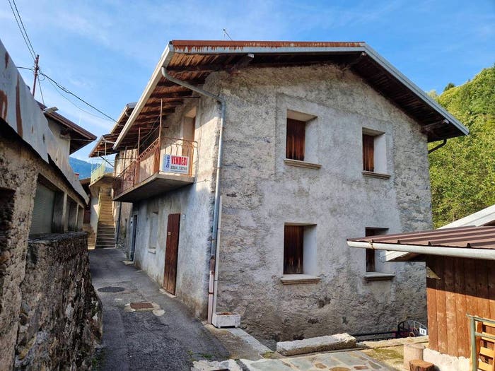 Casa con 6 locali in vendita in Via Sant'Antonio, Malonno