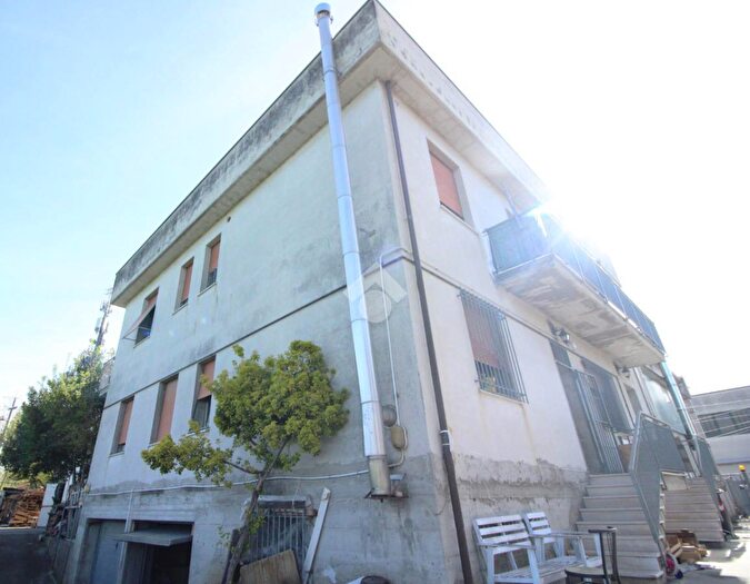 Casa con 5 locali in vendita in Via Gandhi, Forli'