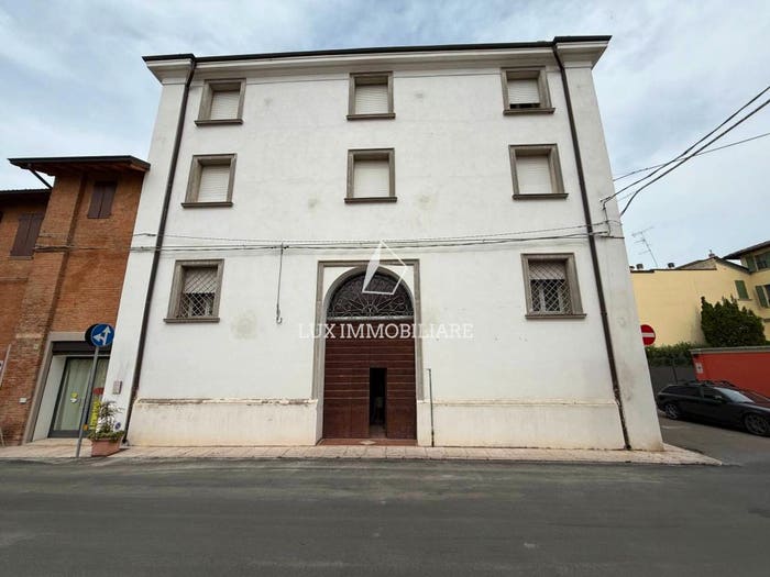 Casa con 6 locali in vendita in Vicolo Goito, Centro, Mirandola