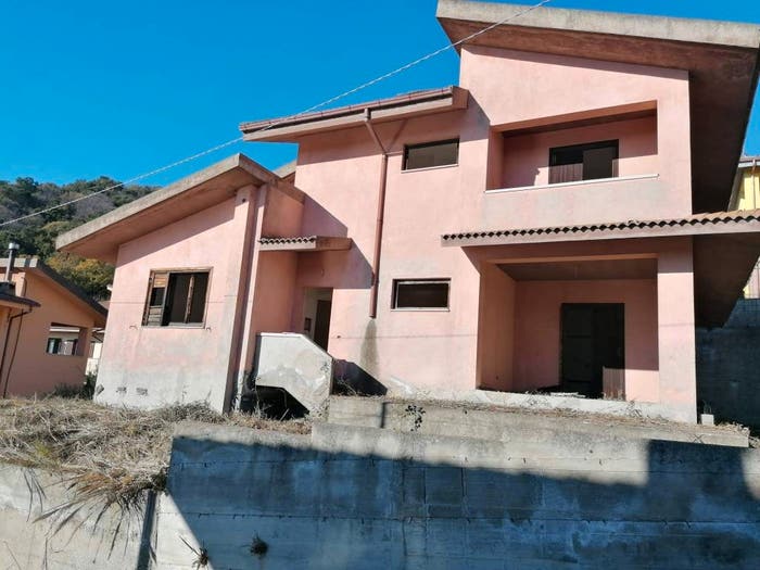 Casa con 6 locali in vendita in Località Buda, Gimigliano