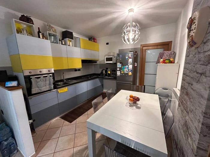 Appartamento con 5 locali in vendita in Torrette Ponte Sasso, Fano