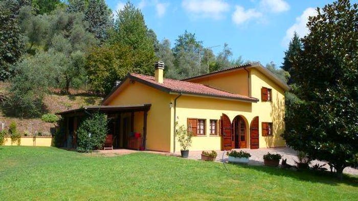 Casa con 6 locali in vendita in Via di Arliano, Nozzano Arliano, Lucca