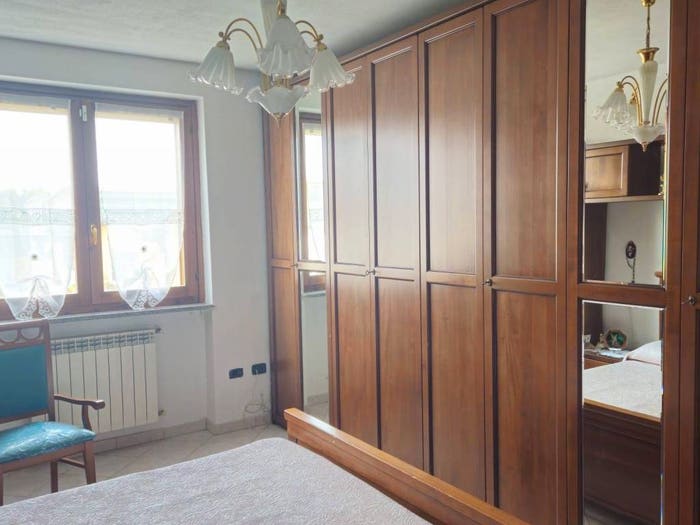 Appartamento trilocale in vendita in Via Giovanni Pascoli, Centro, Crespiatica