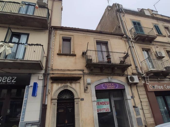 Casa trilocale in vendita in Viale Principe Umberto, Centro, Caltagirone