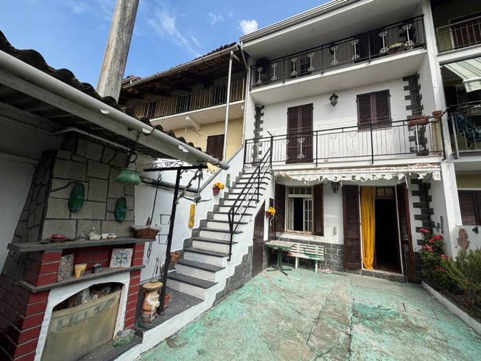 Casa con 5 locali in vendita in Via Ponte Dora, Realizio, Strambino