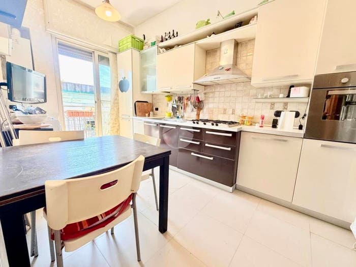 Appartamento quadrilocale in vendita in Via Beato Leonardo Murialdo, Centro Direzionale, Napoli
