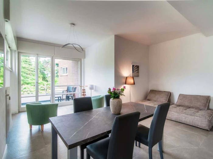 Appartamento trilocale in affitto in Via Gaspare Rosales, Villa Olmo, Como