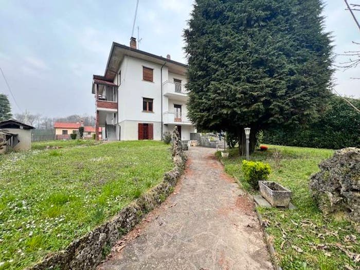 Appartamento quadrilocale in vendita in Via Aristide Magni, Carpanea, Inverigo