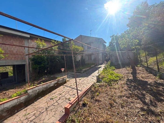Casa con 6 locali in vendita in Via Santa Lucia, Centro, Minturno