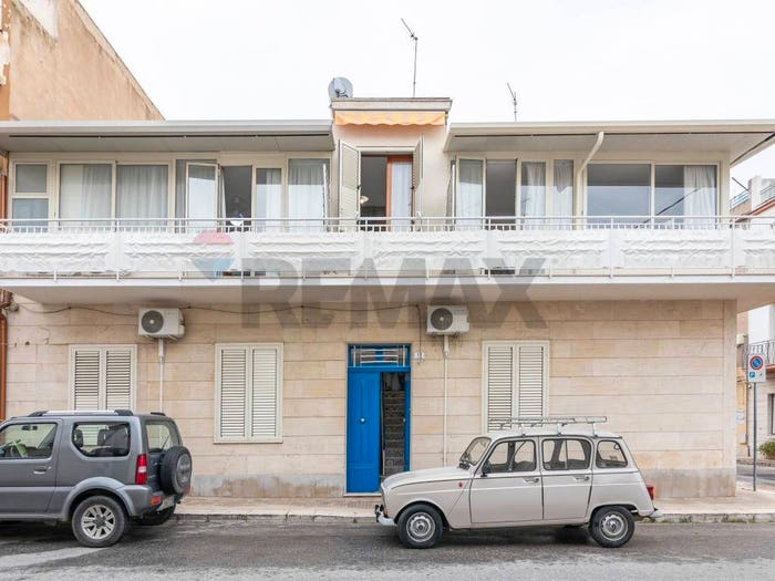 Appartamento con 6 locali in vendita in Via Benedetto Croce, Centro, Avola
