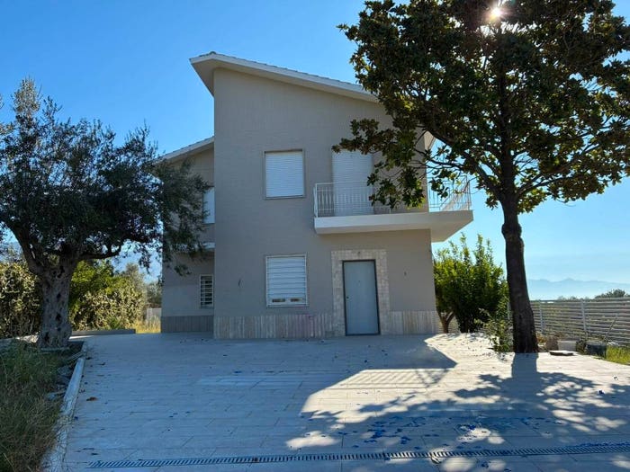 Casa quadrilocale in vendita in Viale Guglielmo Marconi, Centro, Piedimonte San Germano