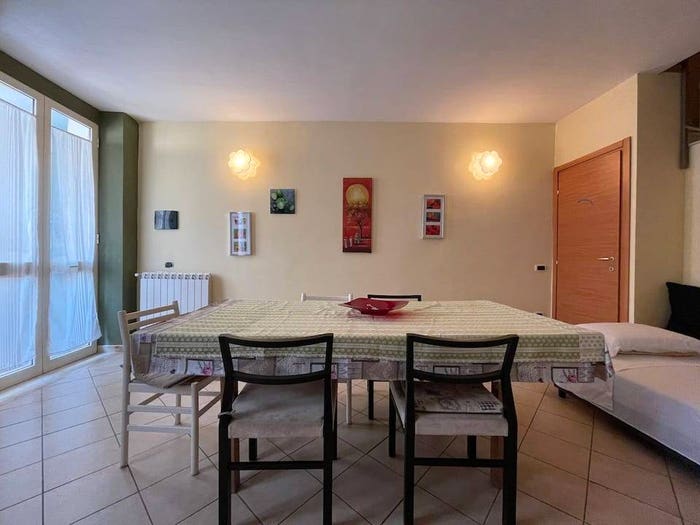 Appartamento quadrilocale in vendita in Via San Giacomo dei Capri, Arenella, Napoli