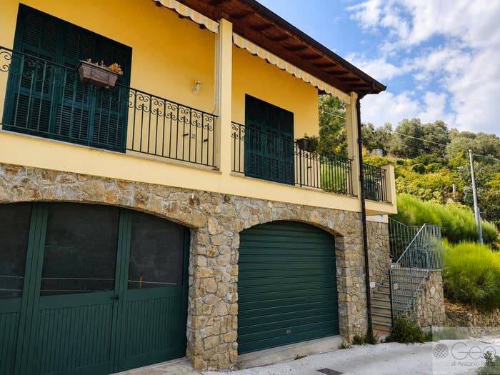 Casa trilocale in vendita in Viale Europa, Centro, Vallebona
