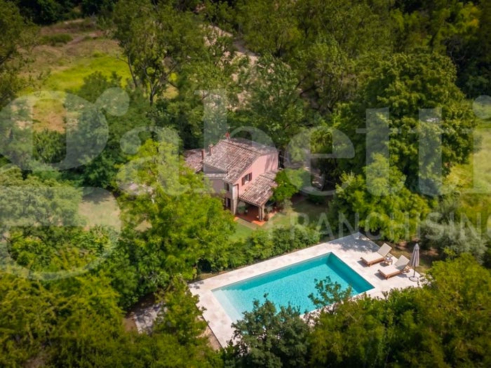 Casa con 6 locali in vendita in strada dei Mulini di Bargnano, Centro, Cetona