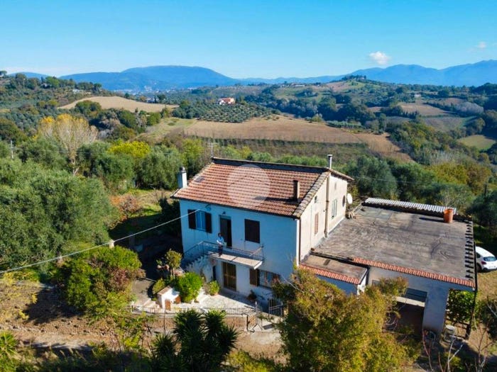 Casa trilocale in vendita in VIA PIEDICOLLE, Centro, Collevecchio