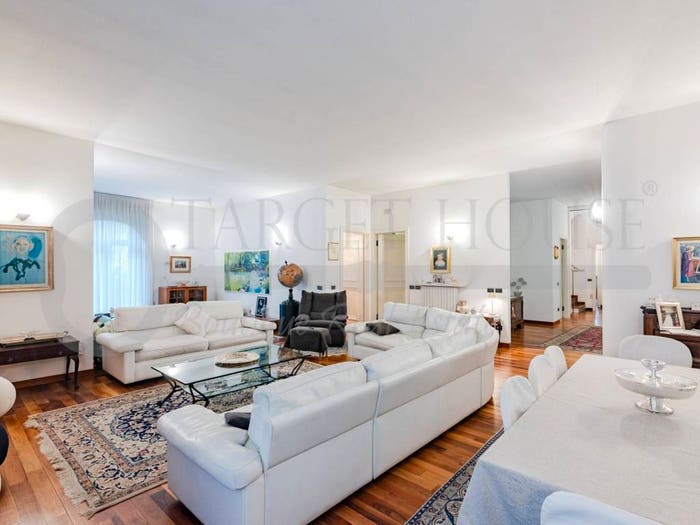 Casa con 6 locali in vendita in Via Gioacchino Rossini, Cassano Magnago
