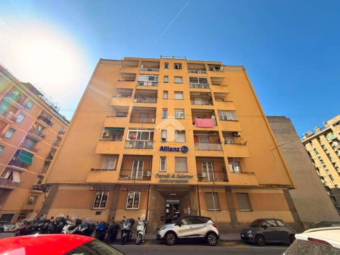 Appartamento trilocale in vendita in Via Ventimiglia, Voltri, Genova