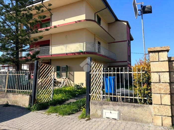 Casa trilocale in vendita in Via I Marina, Centro, Botricello