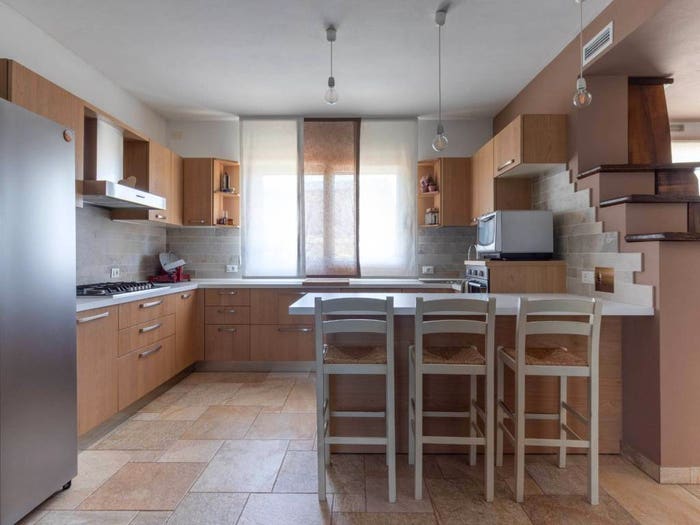 Casa con 6 locali in vendita in Via Elio, Centro, Montebelluna