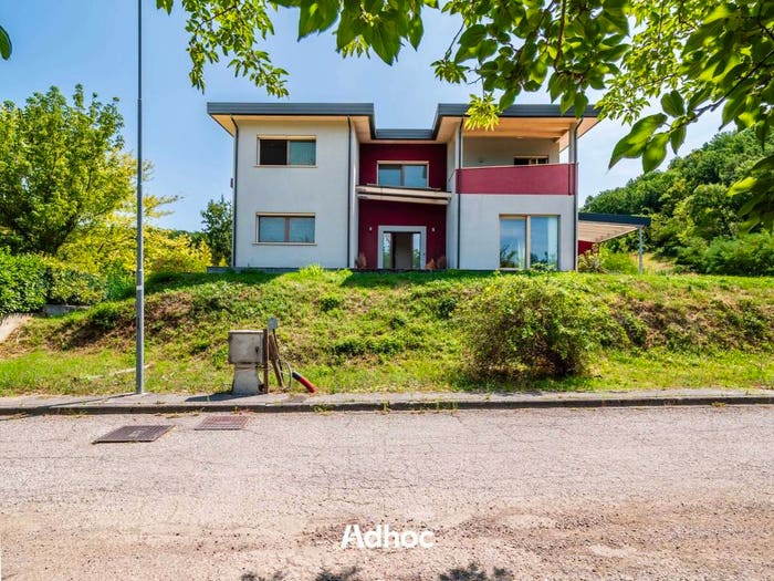 Casa con 6 locali in vendita in Via Luigi Pirandello, Cagli
