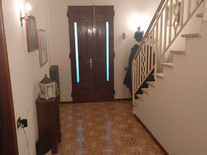 Casa con 6 locali in vendita in Montale