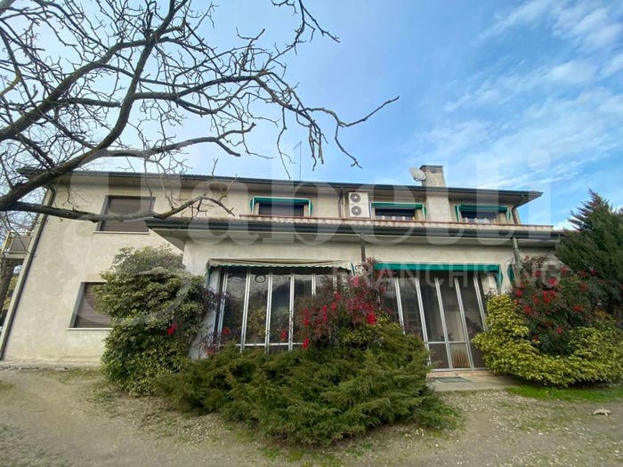 Casa con 6 locali in vendita in CANARO STRADA PROVINCIALE, Centro, Canaro