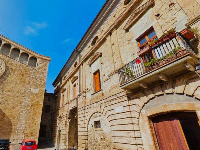 Casa con 6 locali in vendita in Centro Storico, Centro, San Buono