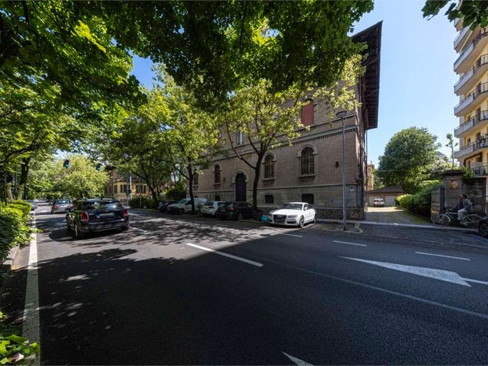 Casa con 6 locali in vendita in Viale Muratori, Viali, Modena