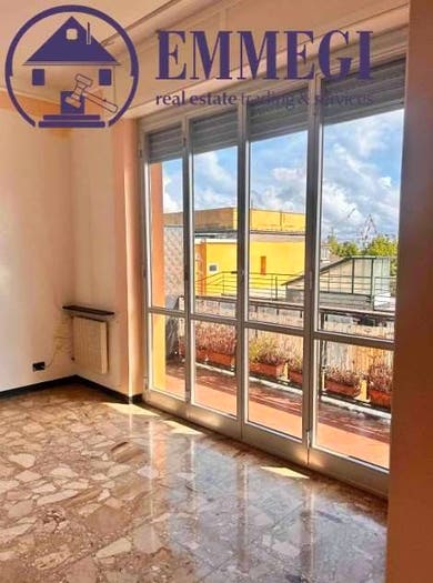 Appartamento con 5 locali in vendita in Via sant'alberto, Sestri Ponente, Genova