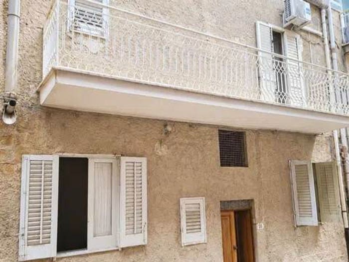 Casa con 6 locali in vendita in Via Giovanni Verga, Aragona