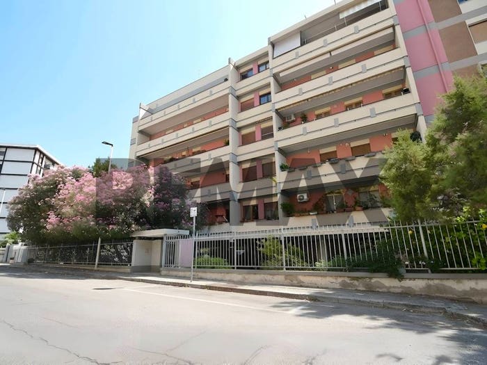 Appartamento quadrilocale in vendita in Via Gerolamo Fracastoro, Amsicora, Cagliari