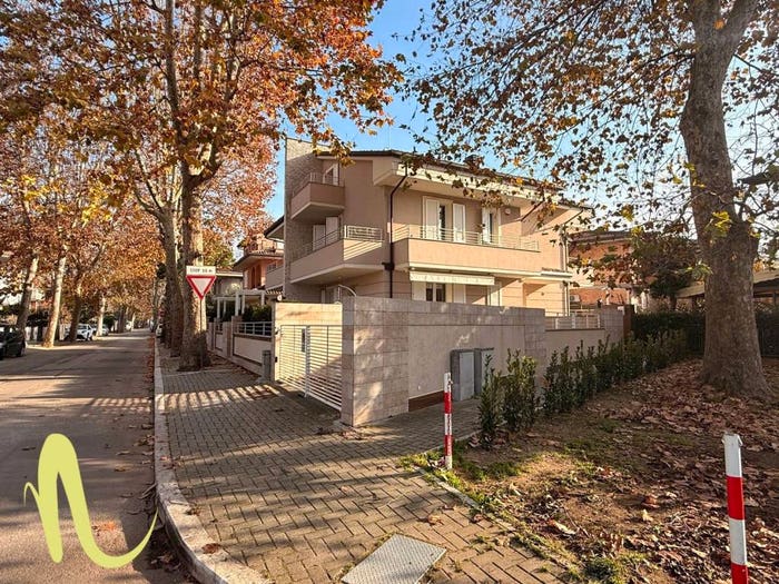 Casa quadrilocale in vendita in Viale Bologna, Cesenatico Levante, Cesenatico