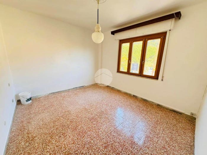 Appartamento con 5 locali in vendita in Piazza Luigi Carniglia, Centro, Deiva Marina