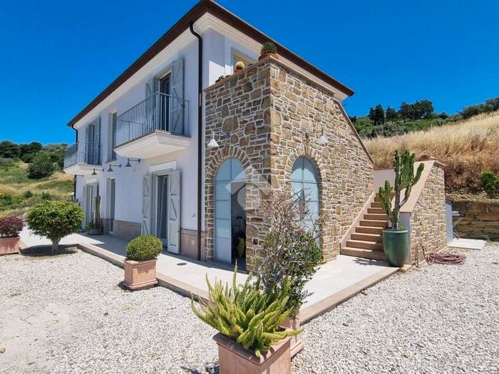 Casa con 6 locali in vendita in Località Alano, Castellabate