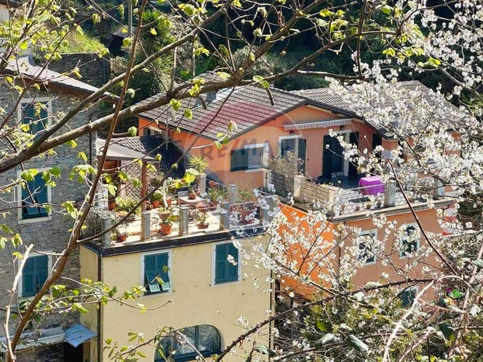 Appartamento bilocale in vendita in Passo Selvatico, Avegno Chiesa, Avegno