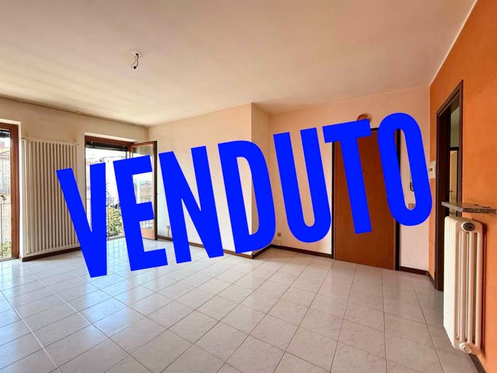 Appartamento trilocale in vendita in Piazza Martiri della Libertà, Centro, Cisano Bergamasco