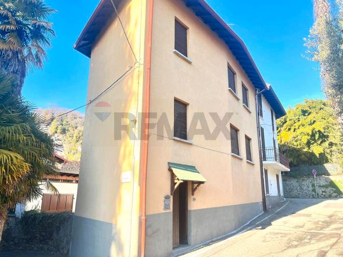 Appartamento quadrilocale in vendita in N Sauro, Centro, Leggiuno