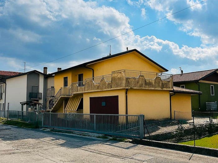 Appartamento bilocale in vendita in Via Alessandro Manzoni, Centro, Castelgomberto