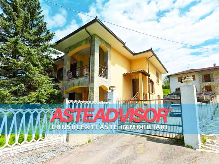 Casa con 6 locali in vendita in Via Umberto I, Centro, Rocchetta Ligure