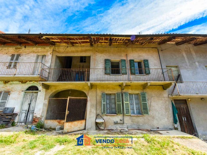Casa trilocale in vendita in Via Francesco Rossi, Cinzano