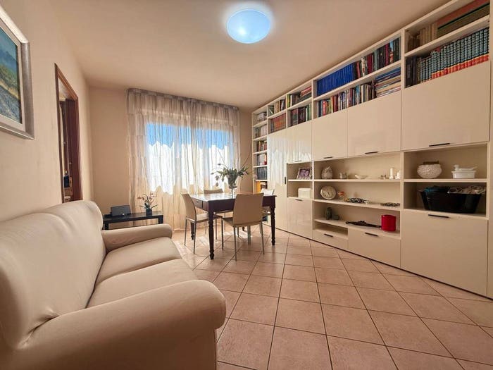 Appartamento con 6 locali in vendita in Via Francesco Petrarca, Porta San Lorentino, Arezzo