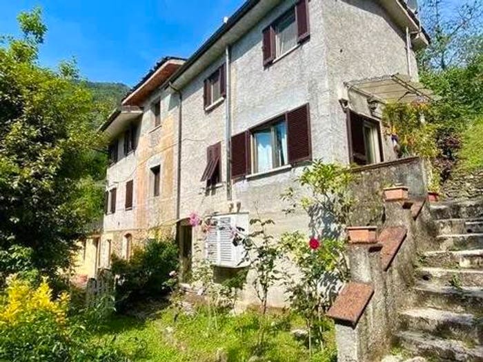 Casa con 5 locali in vendita in Pietrasanta